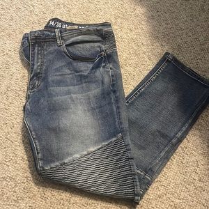 Mens jeans with ribbed detail on knee
